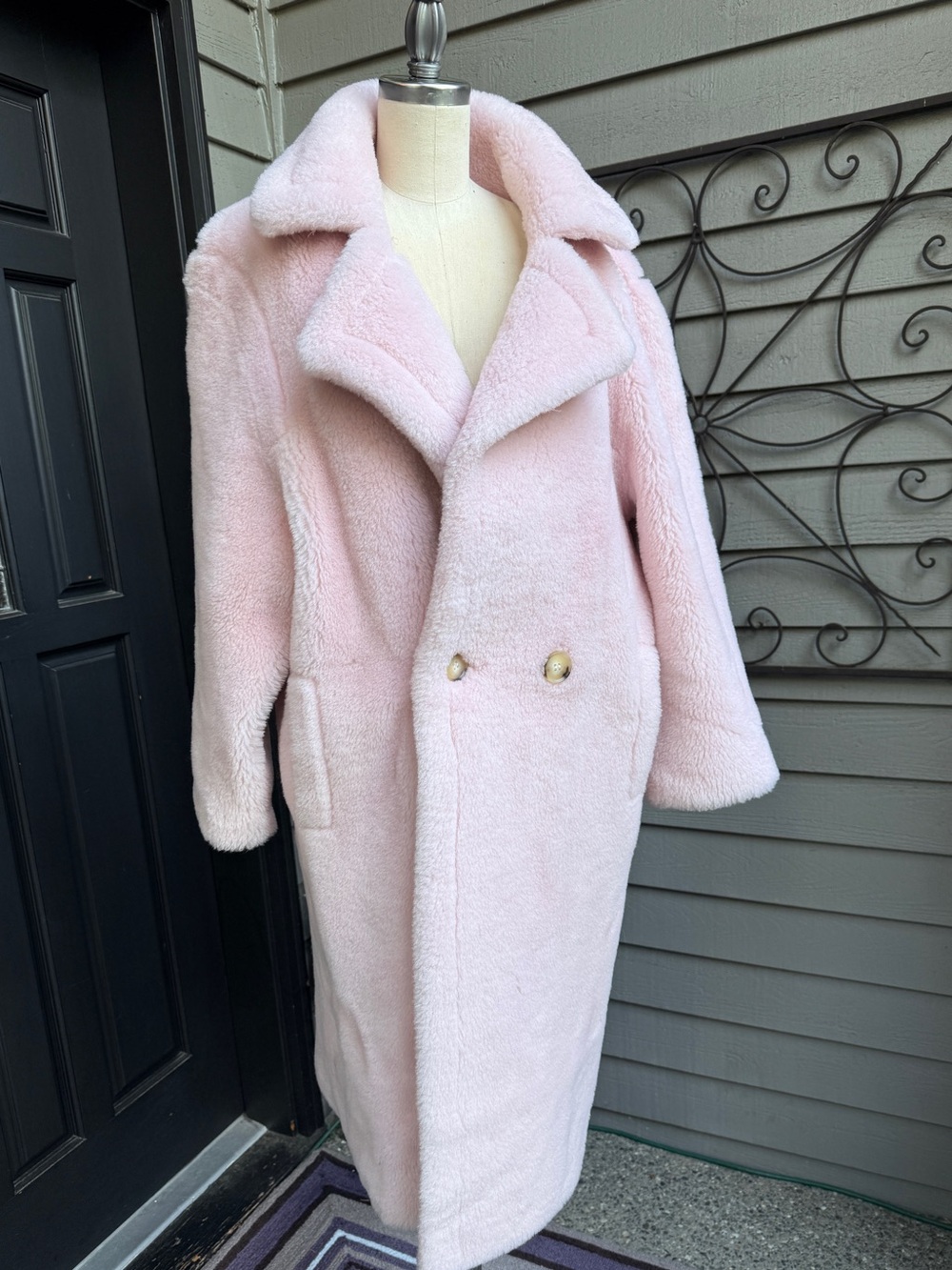 Genuine Shearling Fur Long Coat |
Teddy | Sz. XS | Light Pink - Picture 5 of 8